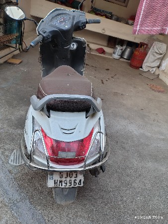 ટુ વ્હીલર વેચવાનું છે.