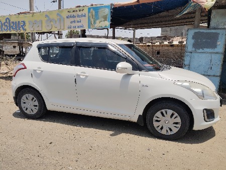 ફોર વ્હીલ-કાર વેચવાની છે