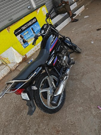 સ્પલેન્ડર 2018
સેલ સ્ટાર્ટ  ₹ 35000