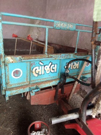 મીની ટ્રેક્ટર 215યુવરાજ મહિન્દ્રા