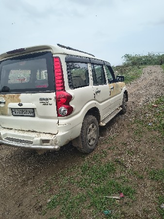 ફોર વ્હીલ-કાર વેચવાની છે