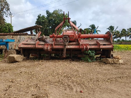 વેચાણ કરતા