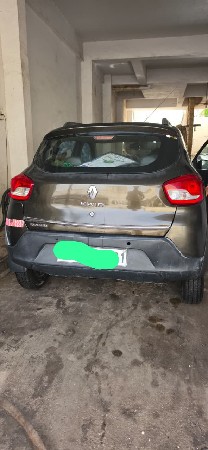ફોર વ્હીલ વેચવા ની છે