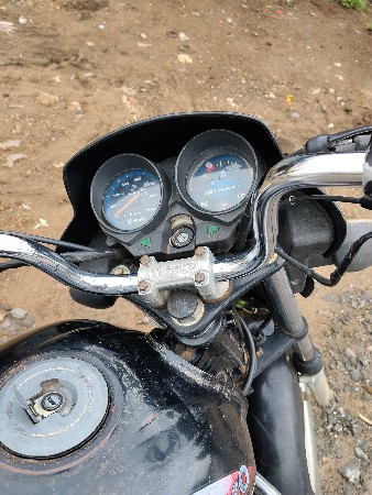 એચ એફ ડીલક્ષ