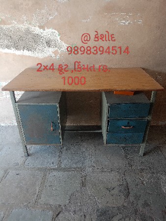 ઓફિસ સ્ટીલ ટેબલ વેચવાનું