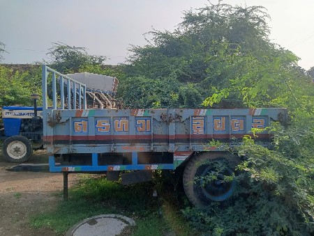 લારિ