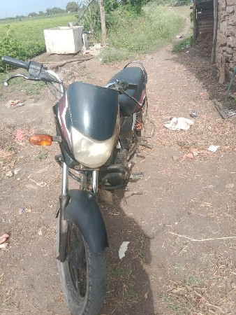 આ ગાડી વેચવાની છે મો 7046279935