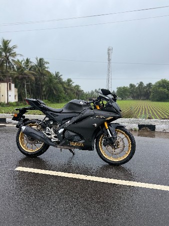 YAMAHA R15 2024 model