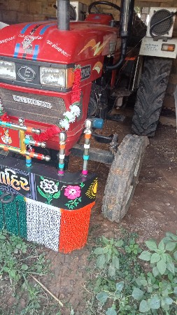 આયસર ટ્રેક્ટર વેચવાનું છે.