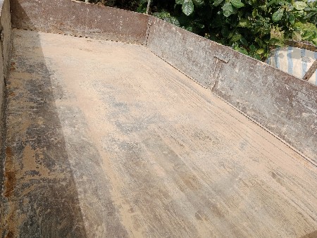 કિસાન કંપનીનું ફોરવીલ ટેલર છે