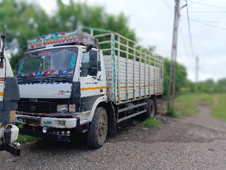 1109 ટાટાનુ.વેસવાનુસે