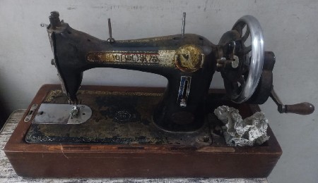 હાથથી સિલાઈ કરવાનું મશીન