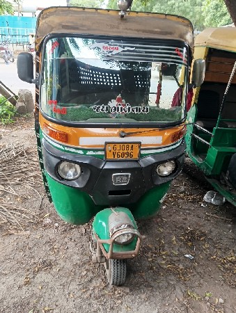 રીક્ષા સીએનજી