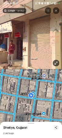 અંદર ની બજાર માં છે