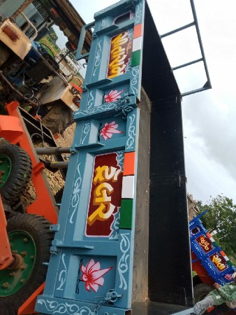 જય સીતારામ નું ફોરવીલ ટેલર વેચવાનું
