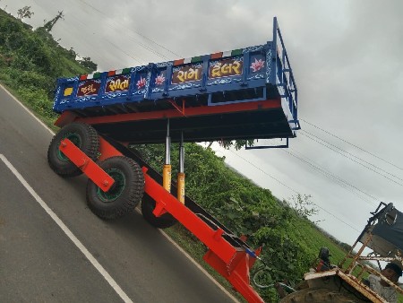 જય સીતારામ નું ફોરવીલર ટેલર વેચવાનુ