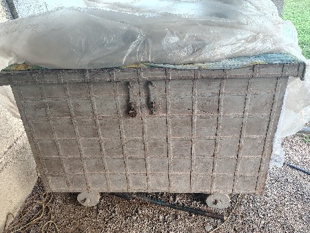 પટારો (લાકડાનો જુનવાણી કબાટ)