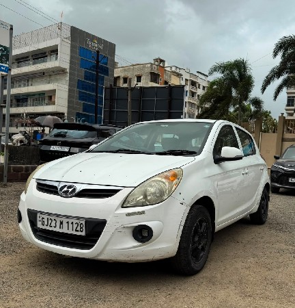 i20