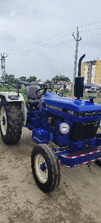 ટ્રેક્ટર વેચવાનું છે