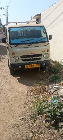 છોટા હાથી વેચવાનું છે.