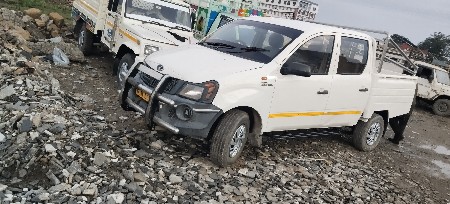 mahindra jeniyo campar
