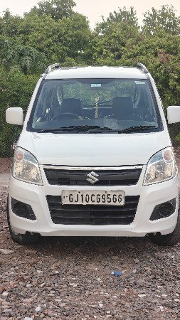 Maruti Suzuki WagonR VXI CNG.