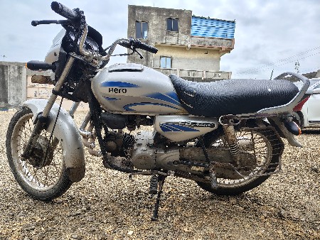 ટુ વ્હીલ વેચવાનું છે .