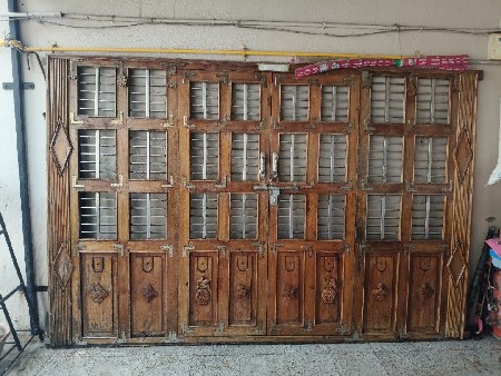 સાગ ના લાકડા માંથી બનાવેલ ઝારી
