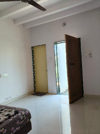 જમીન વેચવાની છે