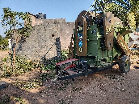 ગિતા થ્રેશર વેચવાનું છે