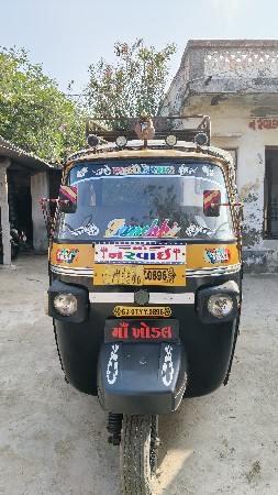 વેચવાની છે