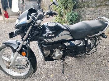 hf deluxe ગાડી વેચવાની છે