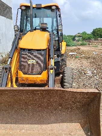 જેસીબી વેચવાનું છે