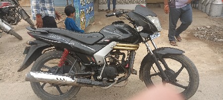 ગાડી વેચવાની છે