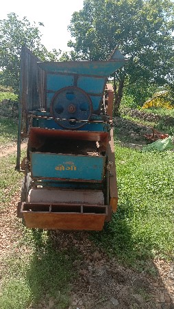 યોગી થ્રેસર વેચવાનું છે