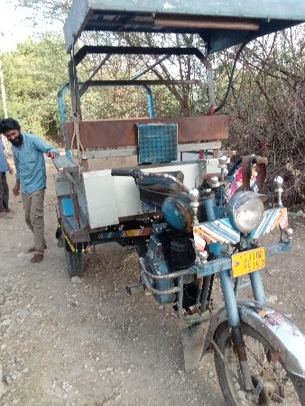 રીક્ષા વેચવાની છે