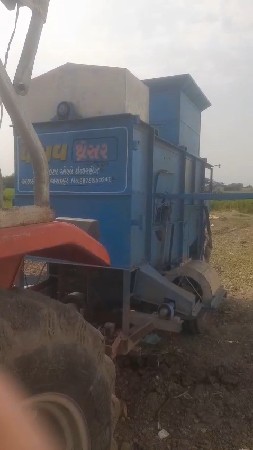 મગફળીનું થ્રેસર વેચવાનું છે