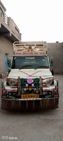 બોલેરો પીકપ વેંચવા ની છે
