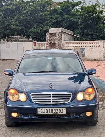 MERCEDES BENZ .