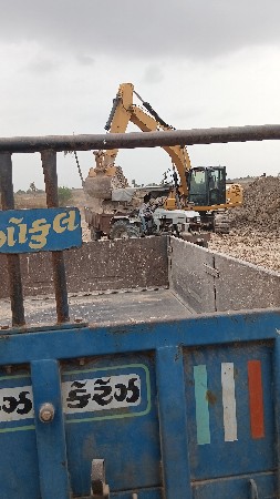 વેચવાની છે