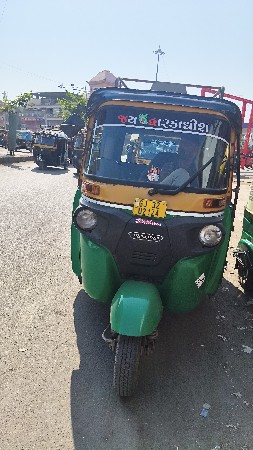 CNG રીક્ષા વેચવાની છે