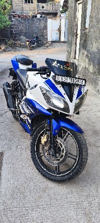 yamaha R15 V2