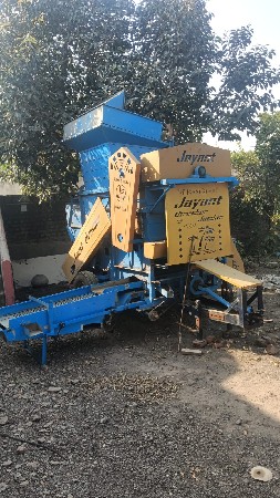 પટા વાળું થેસર વેચવાનું છે