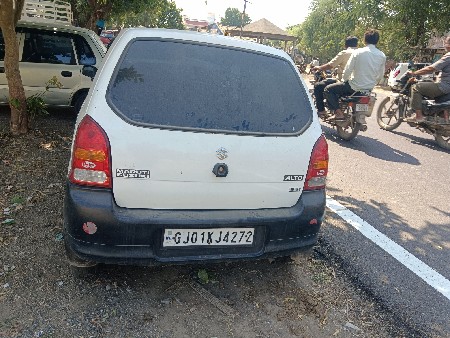 ફોર વ્હીલ-કાર વેચવાની છે