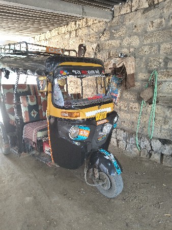 બજાજ મેક્ષીમમ પ્યાગો રીક્ષા