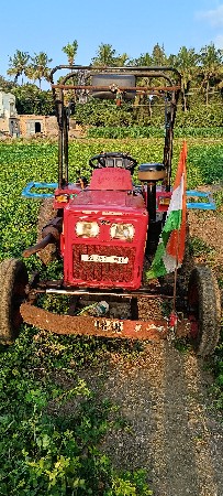 Mahindra yuvraj 215