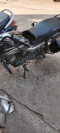 ટુ વ્હીલ વેચવાનું છે