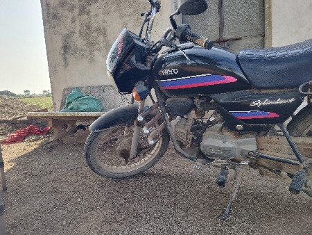 પોલીસ પટો સ્પ્લેન્ડર વેચવાની છે