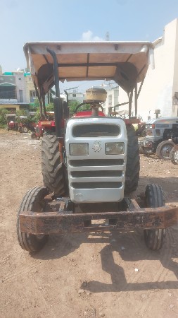 ટ્રેક્ટર વેચવાનુ