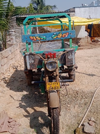 આ રીક્ષા વેચવાની છે